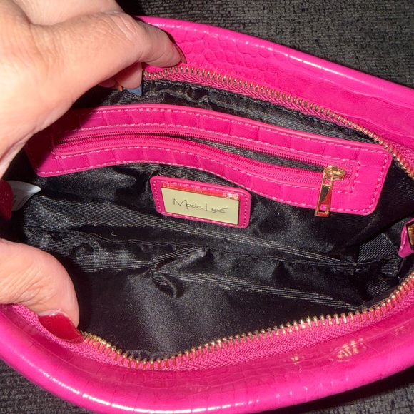 Moda Luxe Hot Pink Croc-Embossed Y2K Shoulder Bag w/ Crossbody Strap - Picture 10 of 10